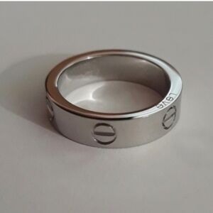 Brand new love ring high quality vibrant 18K plated stainless steel screw ring.